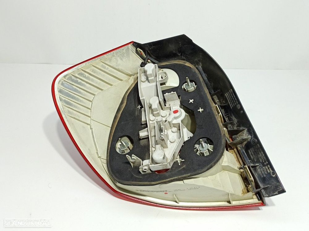 FAROLIM TRASEIRO DIREITO BMW SERIE 1 BERLINA (E81/E87) 118D - 4
