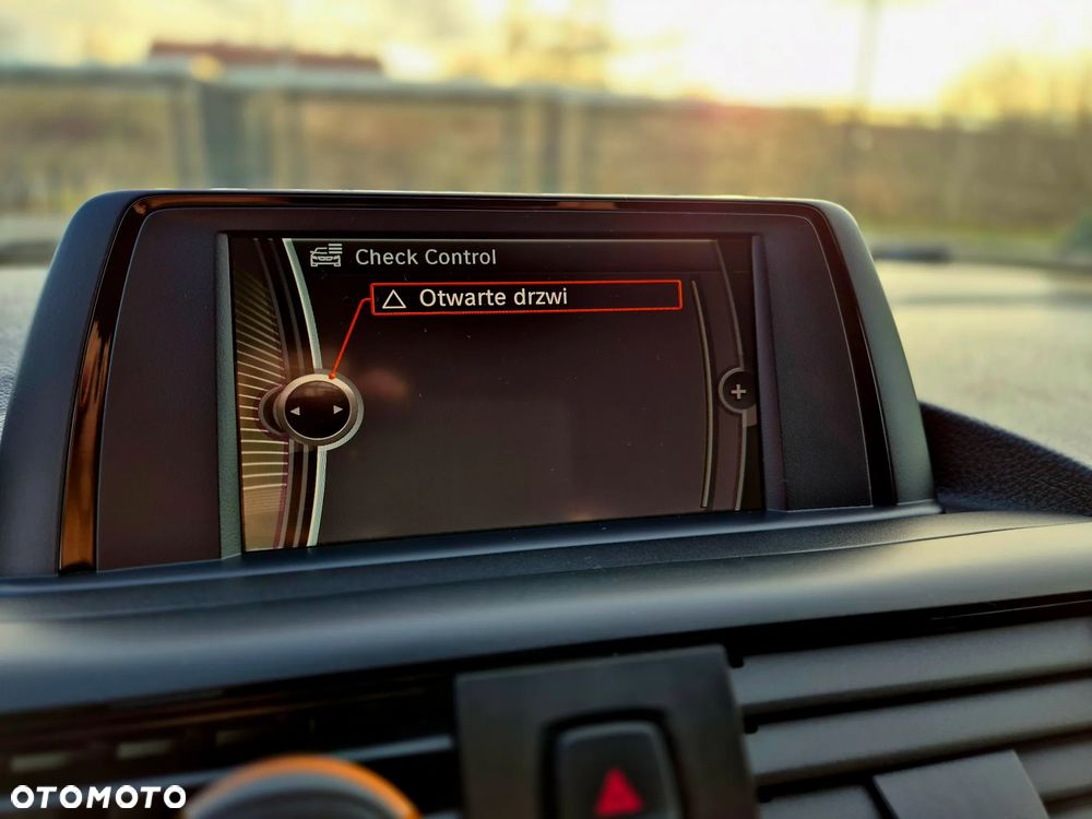 BMW Seria 1 118d Sport Line - 40