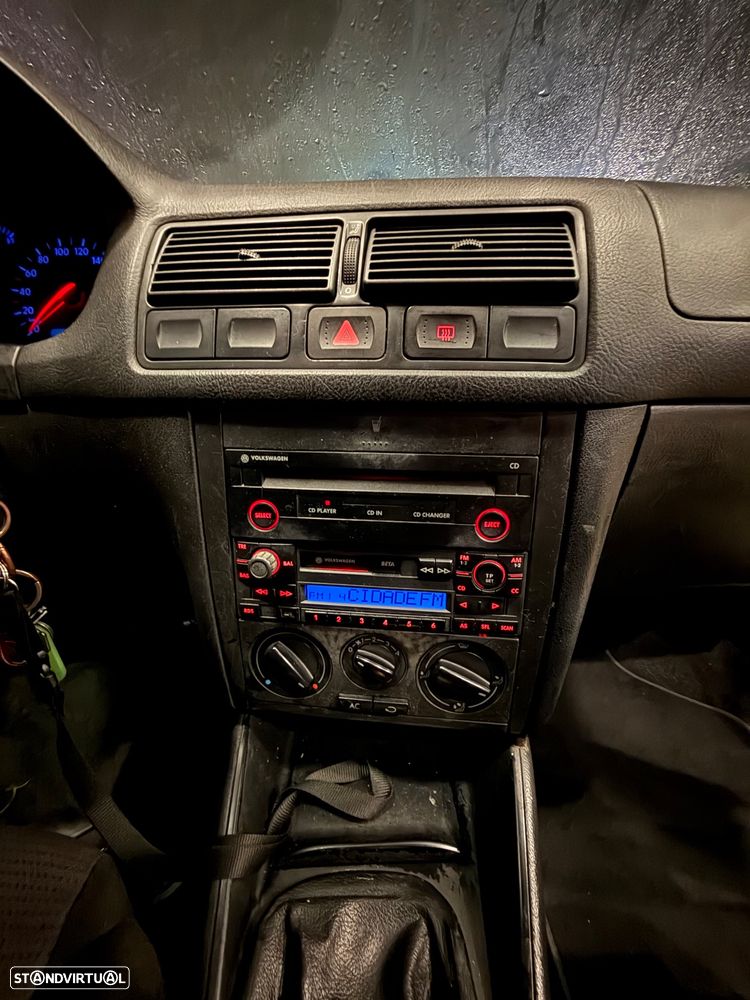 VW Golf 1.9 TDi 25 Anos - 6