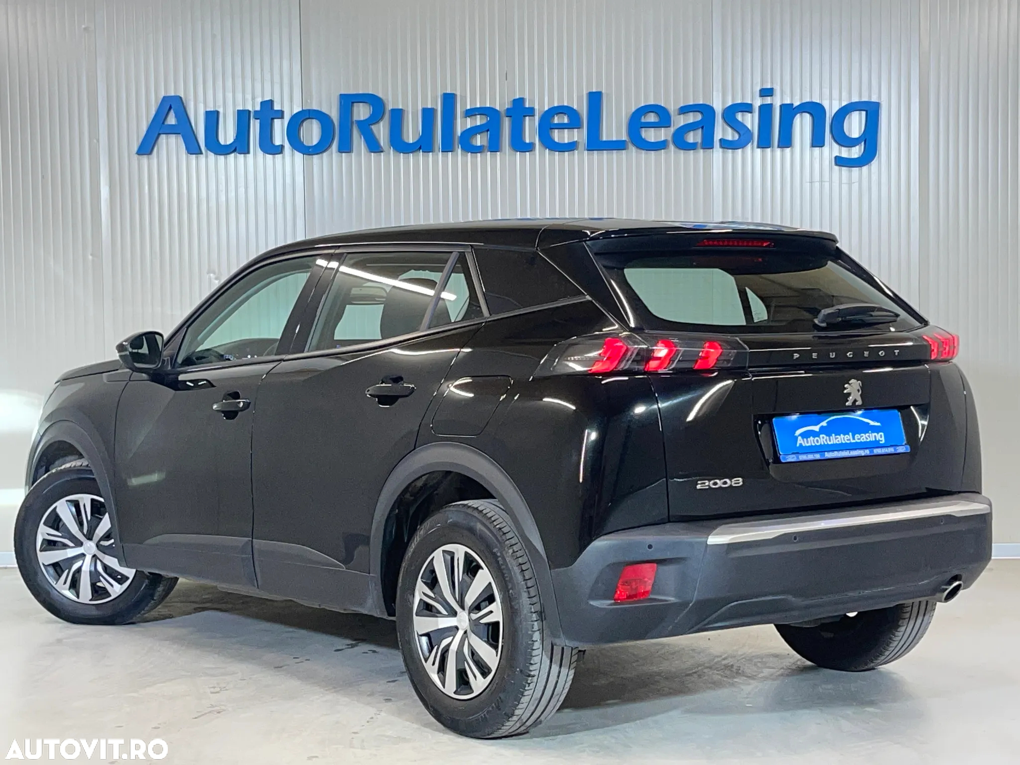 Peugeot 2008 BlueHDi 130 EAT8 Active - 4