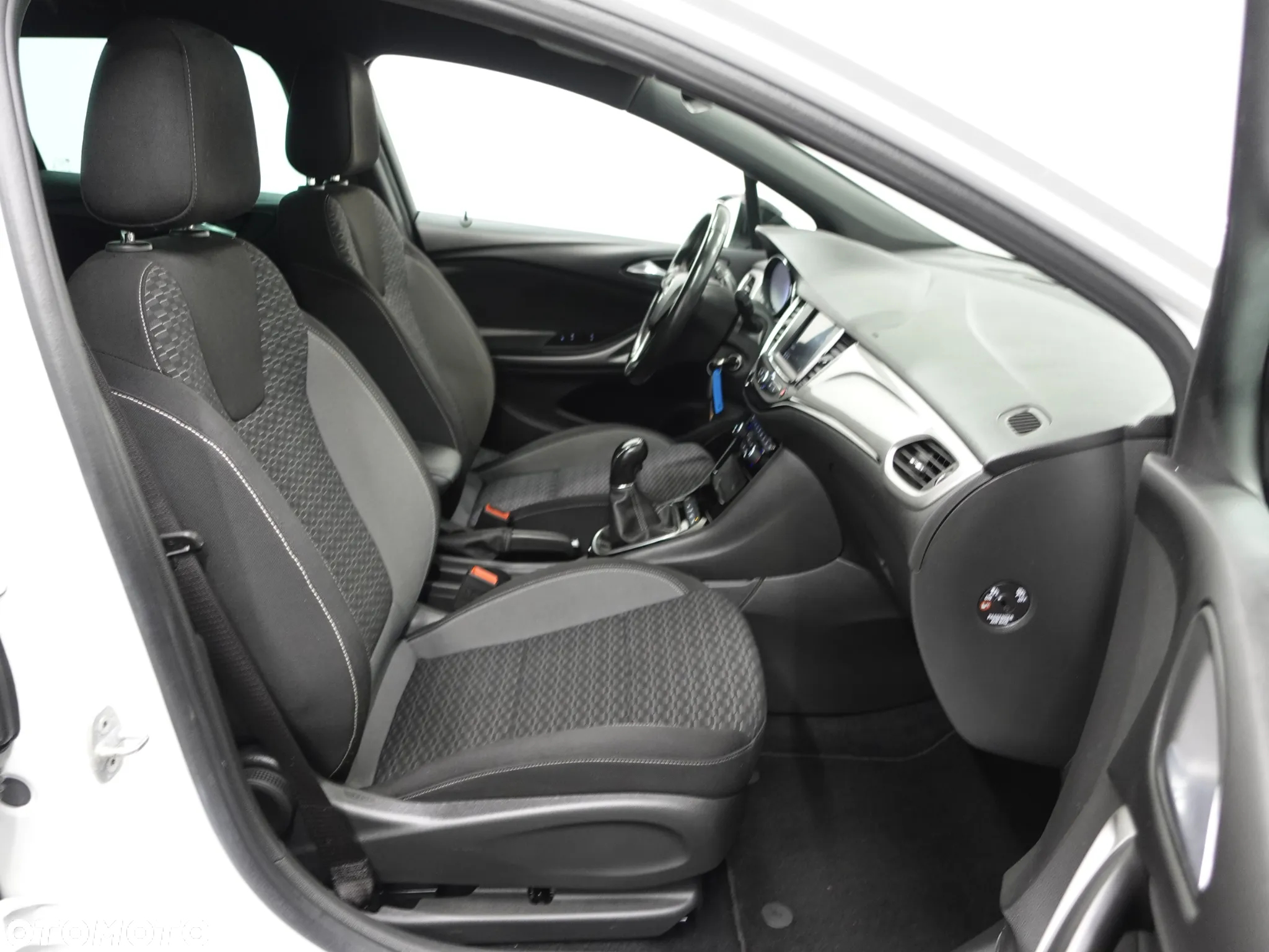 Opel Astra 1.2 Turbo Start/Stop Sports Tourer Edition - 27