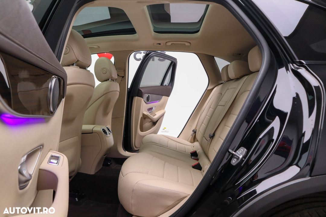Mercedes-Benz GLC 300 de 4Matic 9G-TRONIC AMG Line Plus - 23