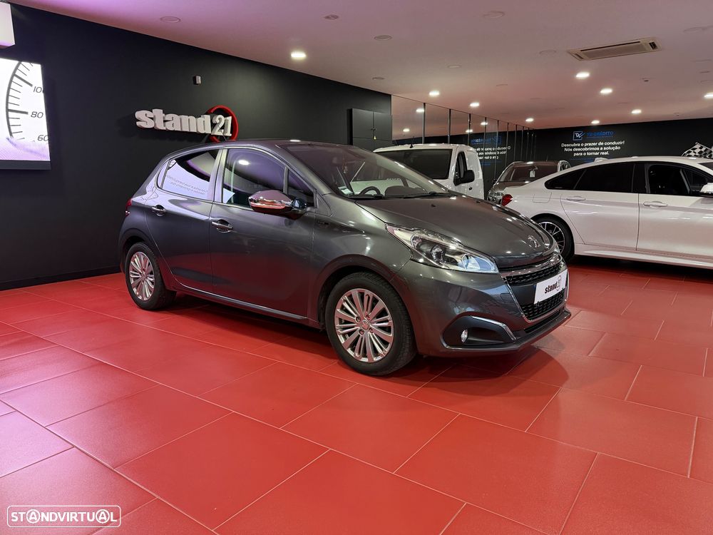 Peugeot 208 1.2 PureTech Signature - 8