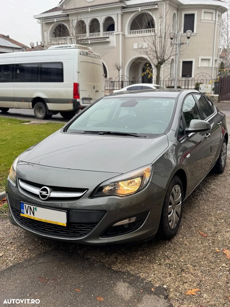 Opel Astra 1.4 Turbo ECOTEC Cosmo - 11
