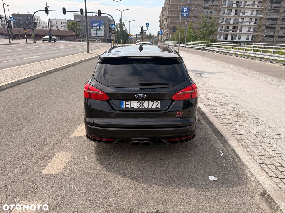 Ford Focus ST - 5