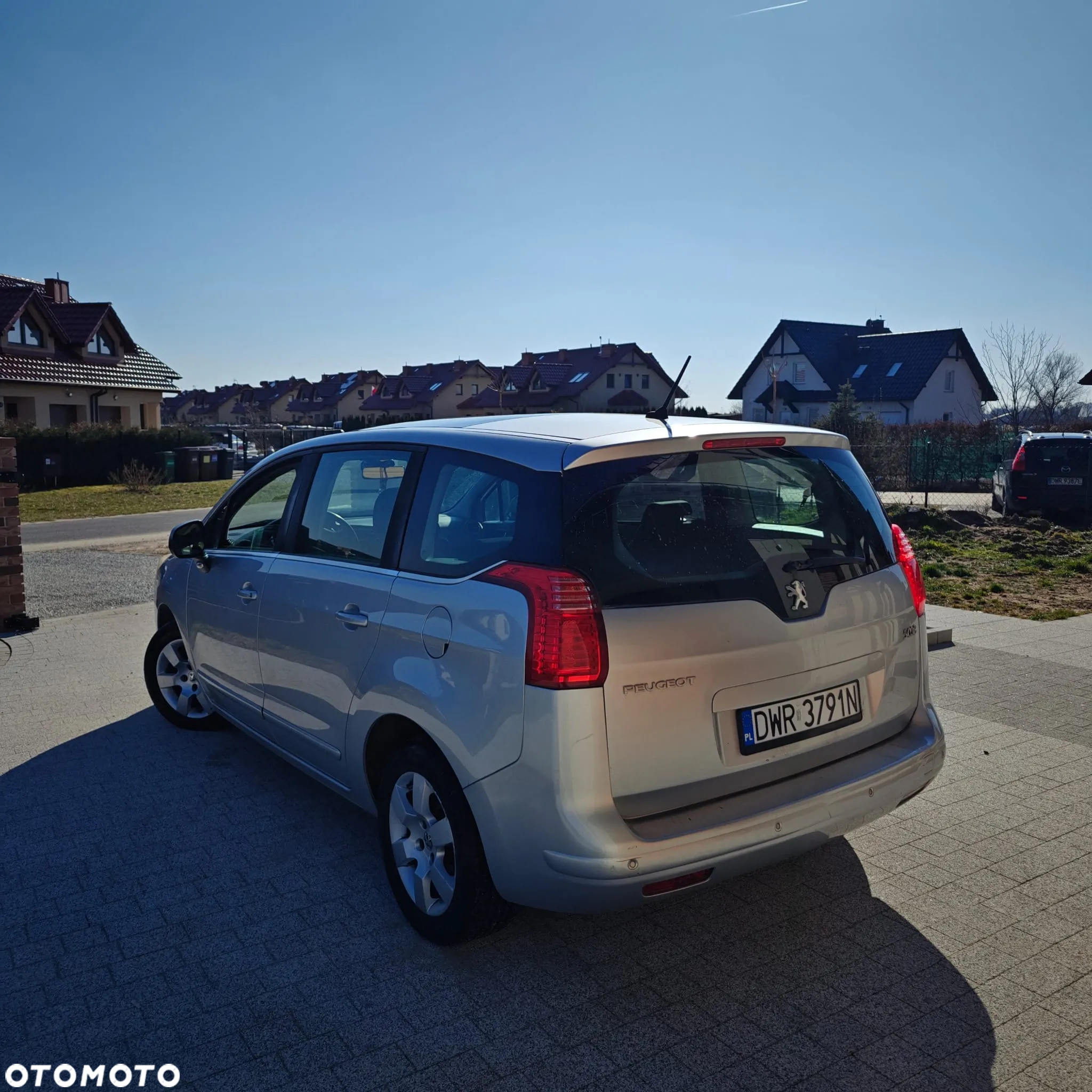 Peugeot 5008 1.6 THP Family 7os - 6
