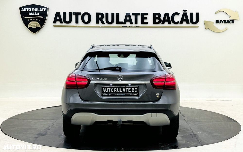 Mercedes-Benz GLA - 11