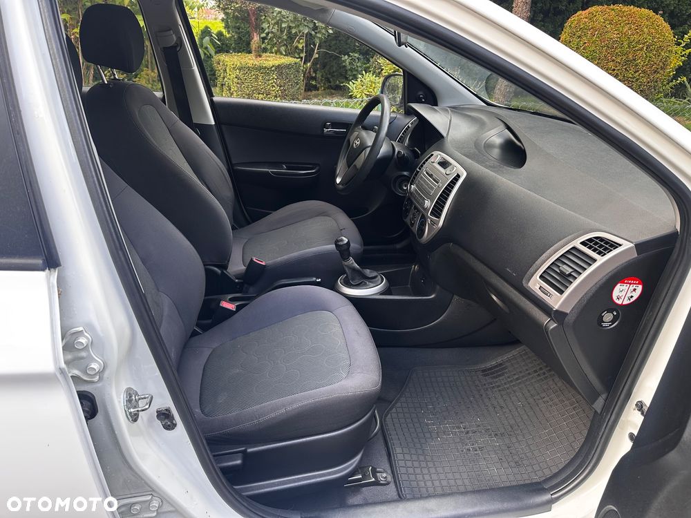Hyundai i20 - 15