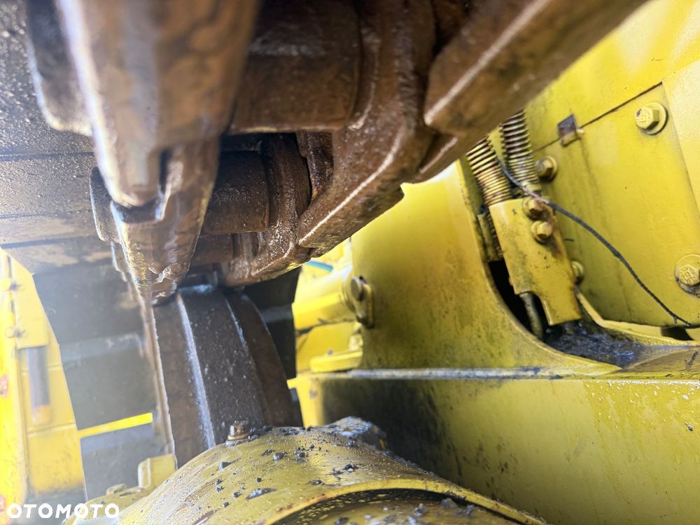 Caterpillar CAT D4C - 9