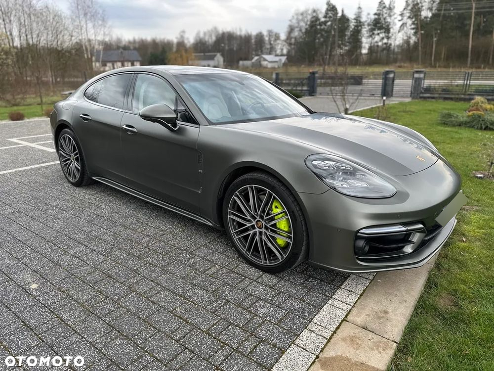 Porsche Panamera 4 E-Hybrid Platinum Edition - 3