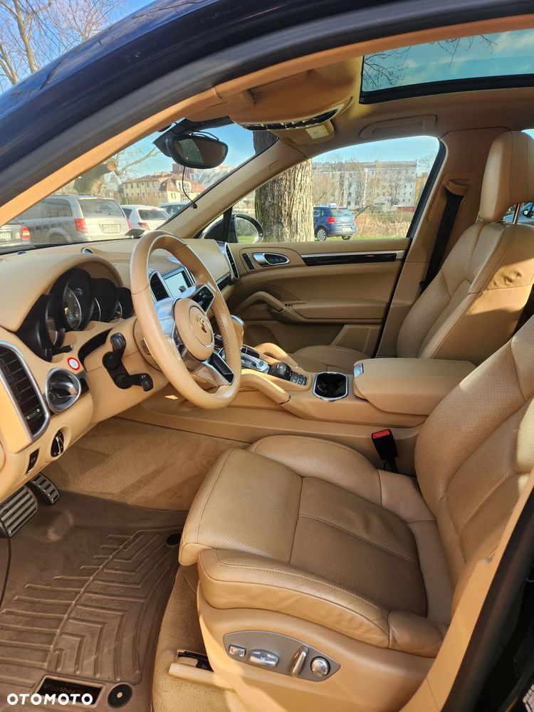 Porsche Cayenne S E-Hybrid - 7