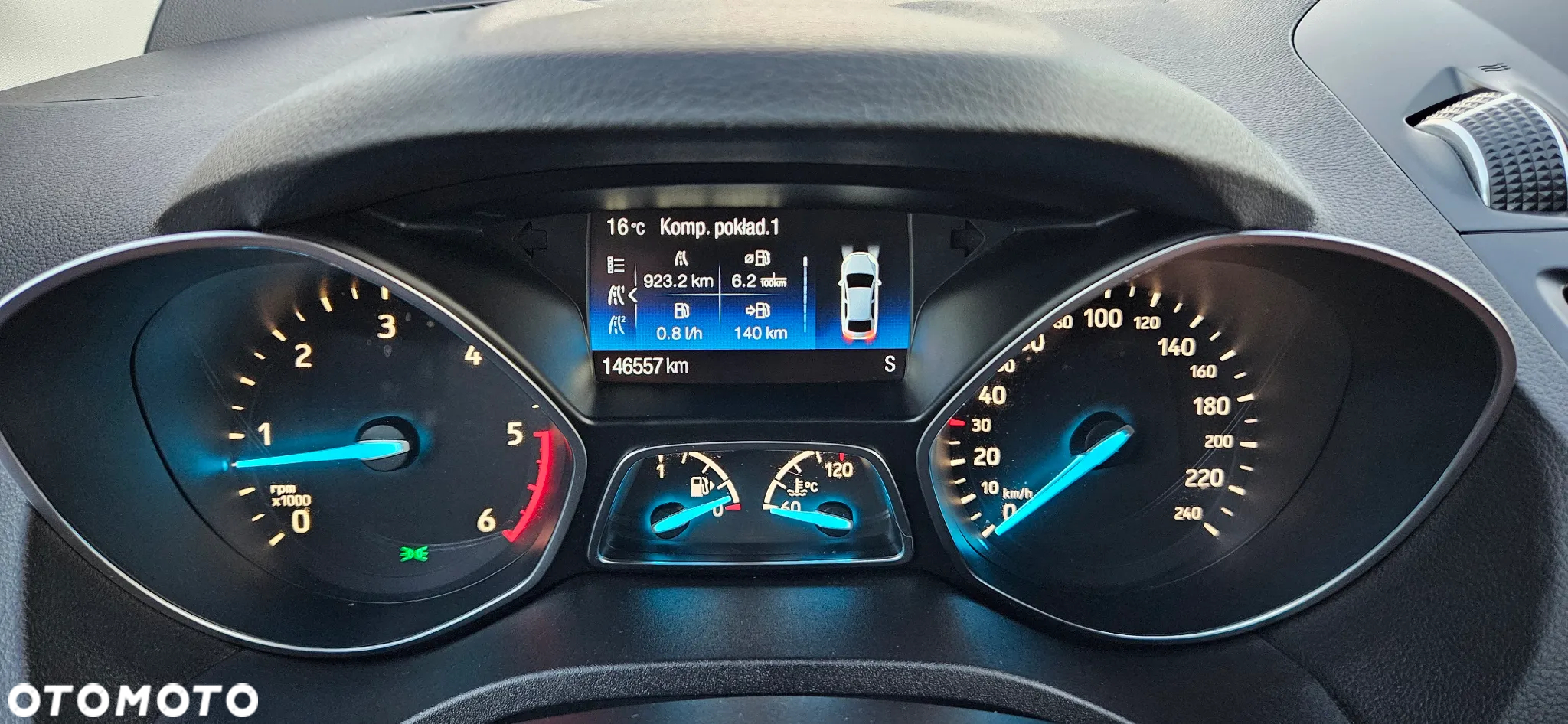 Ford Kuga 2.0 TDCi 2x4 Titanium - 16