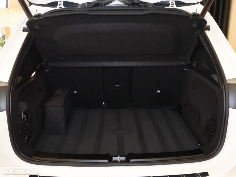 Mercedes-Benz GLA 250 e 8G-DCT AMG Line - 14