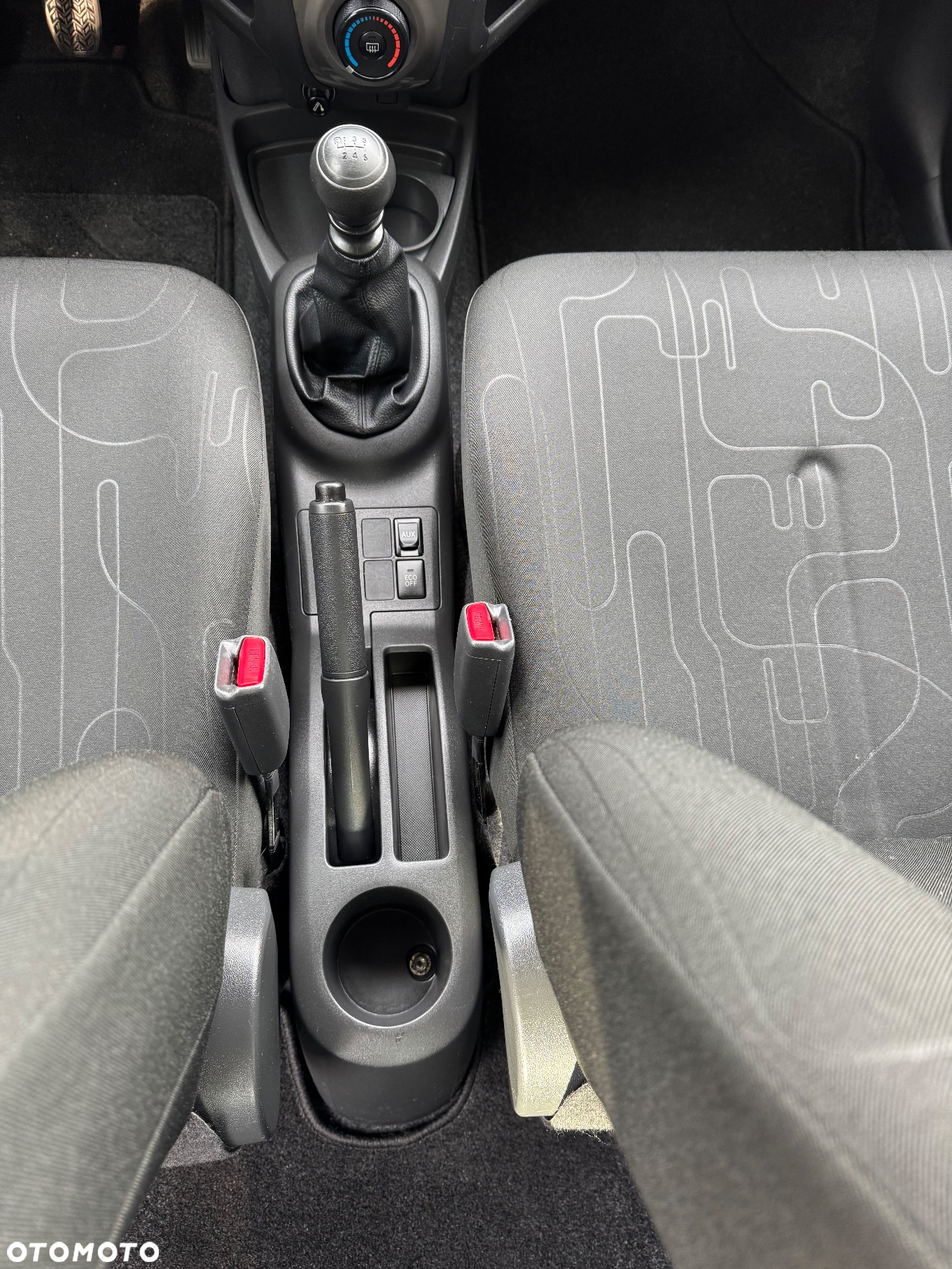 Toyota Yaris - 33