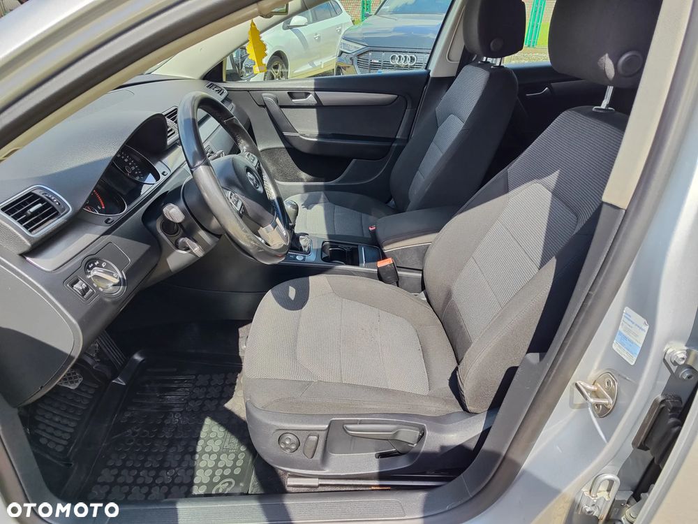 Volkswagen Passat 2.0 TDI Comfortline - 20