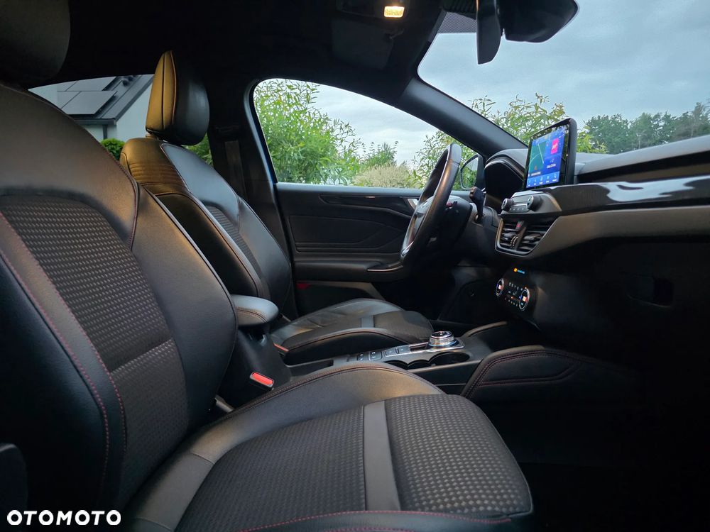 Ford Focus 1.0 EcoBoost mHEV ST-Line Style - 31