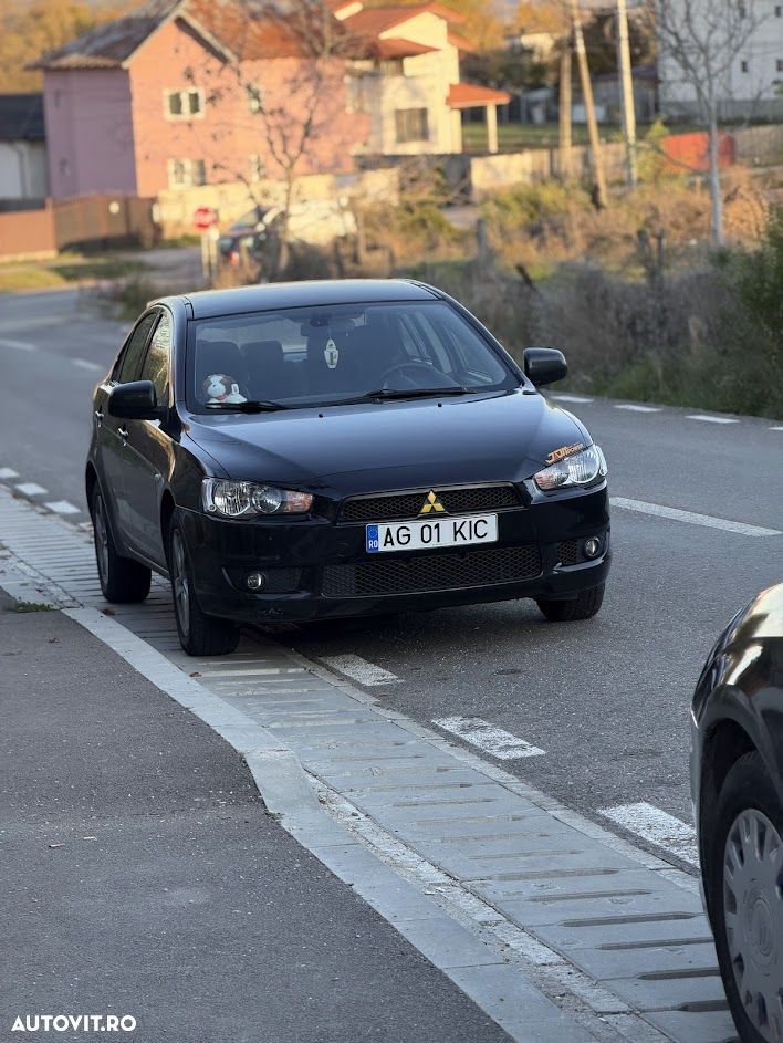 Mitsubishi Lancer 1.5 Inform - 1