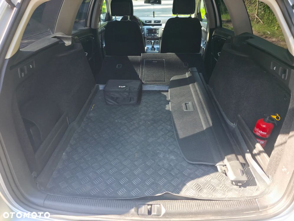 Volkswagen Passat 2.0 TDI Comfortline DSG - 10