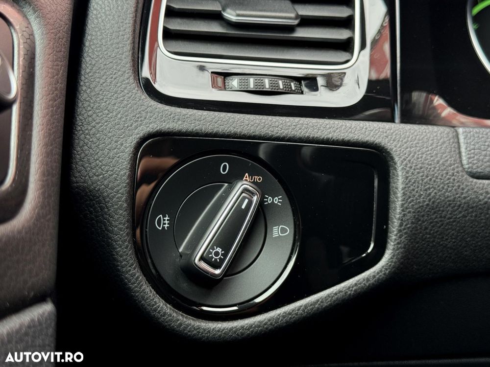 Volkswagen Golf - 13