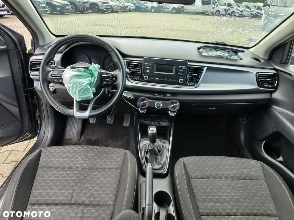 Kia Rio - 10