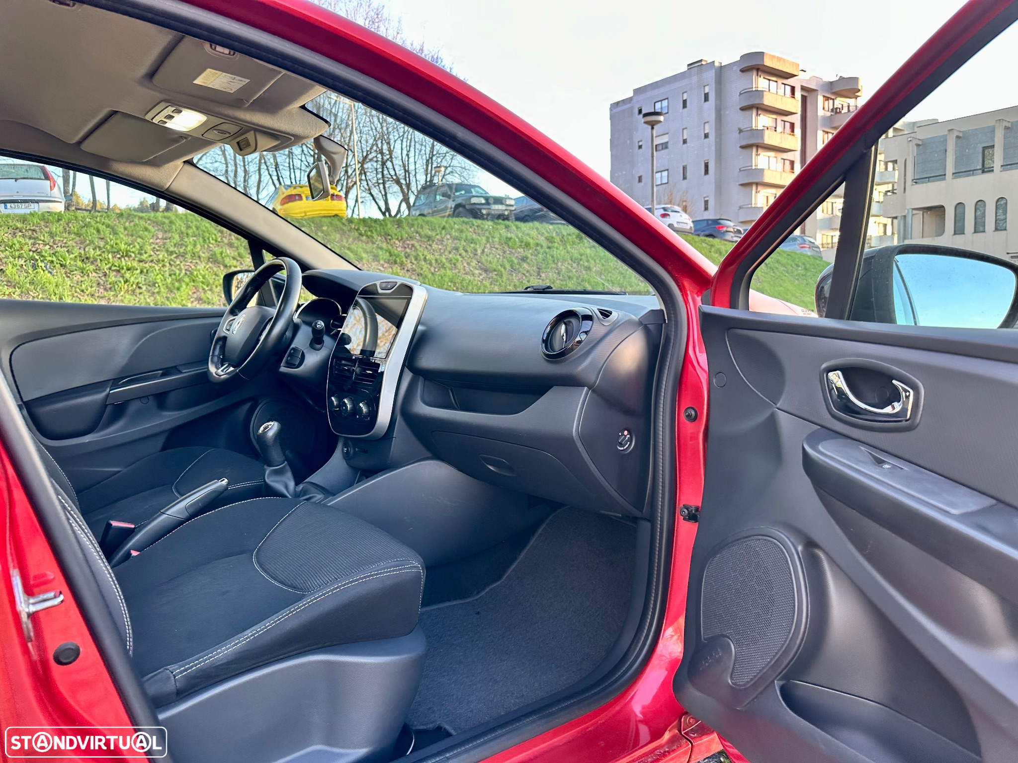 Renault Clio Sport Tourer 1.5 dCi Dynamique S - 28