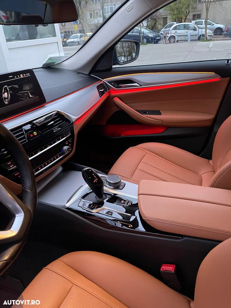 BMW Seria 5 530e Aut. - 9