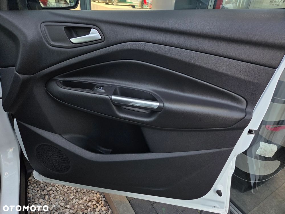 Ford Kuga 1.5 EcoBoost 2x4 Business Edition - 16