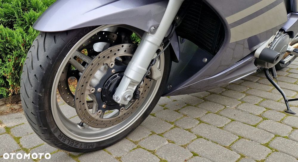 Yamaha FJR - 26