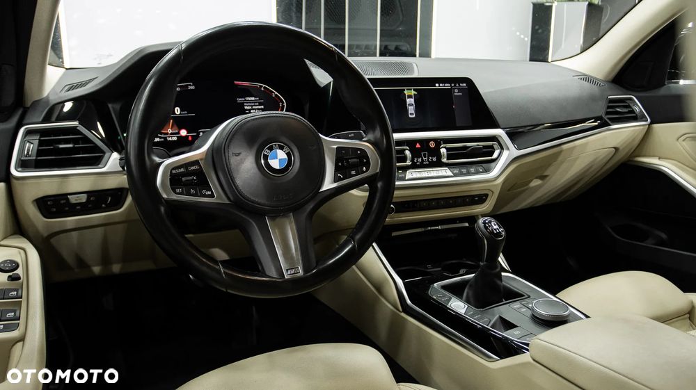 BMW Seria 3 320d M Sport - 10