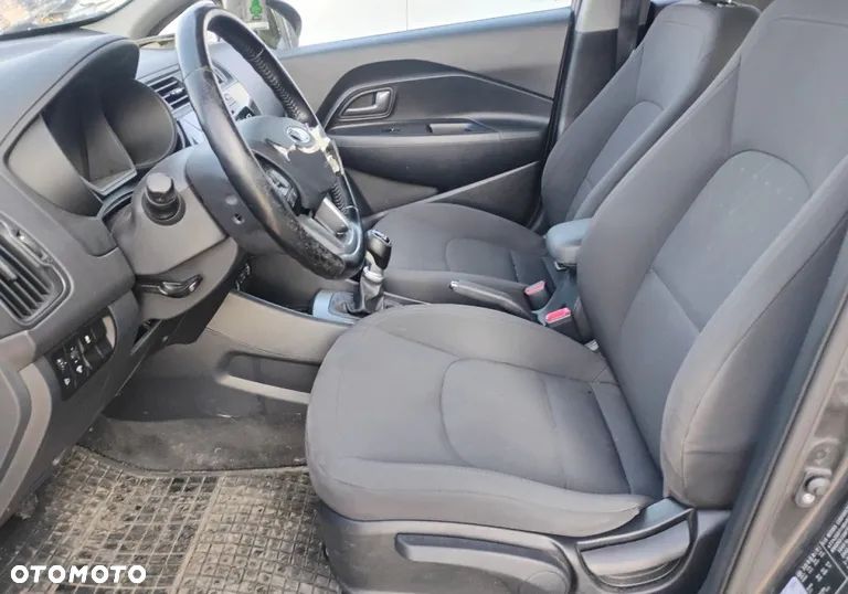 Kia Rio - 7