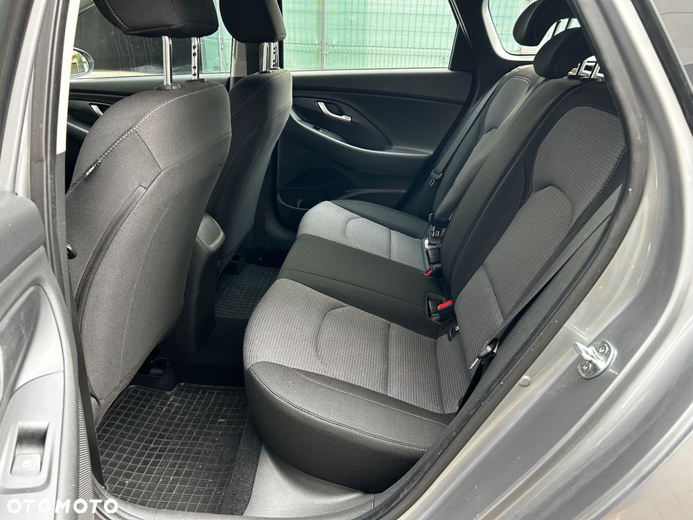 Hyundai i30 1.5 DPI Classic + - 20