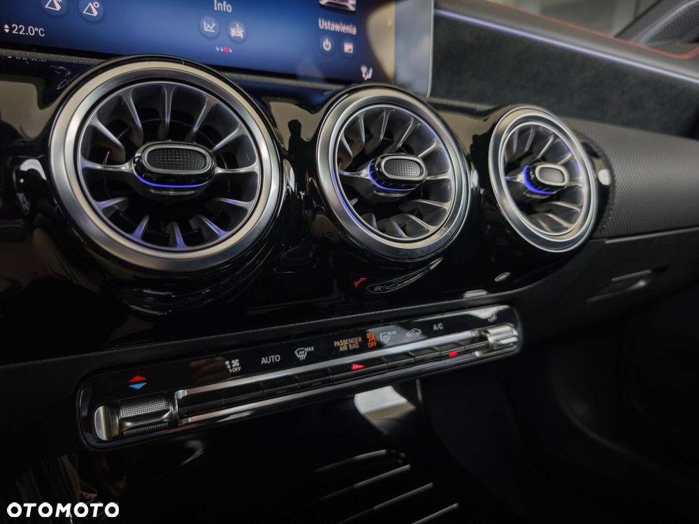 Mercedes-Benz CLA - 26