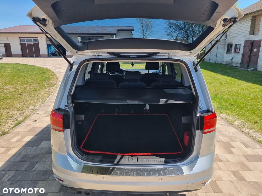 Volkswagen Touran 2.0 TDI SCR Highline - 6