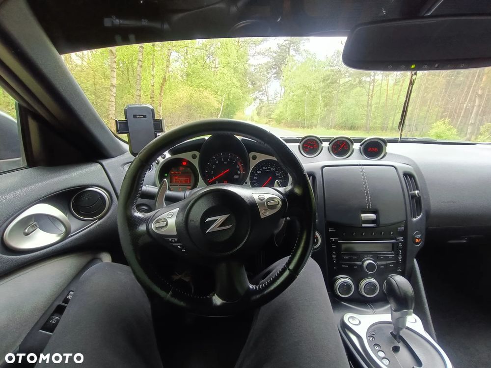 Nissan 370 Z - 4