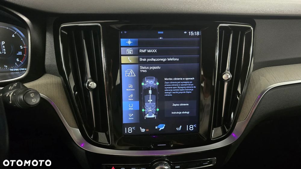Volvo V60 D4 R-Design - 25