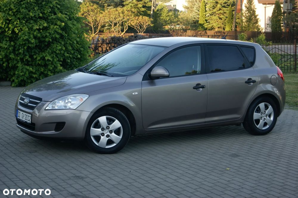 Kia Ceed 1.4 CVVT Attract - 11