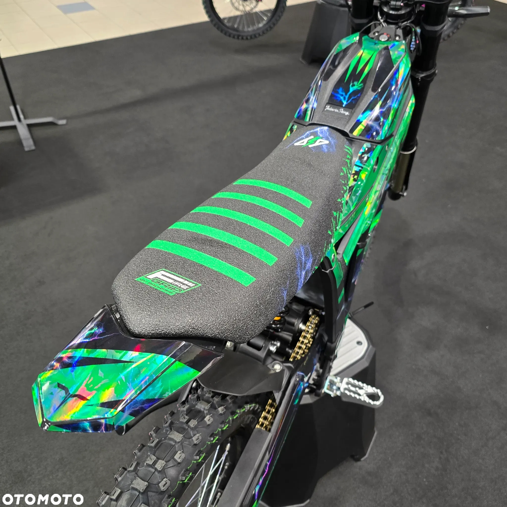 Talaria Sting R - 8