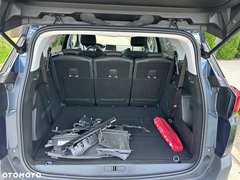 Peugeot 5008 1.6 PureTech Allure S&S EAT8 - 17