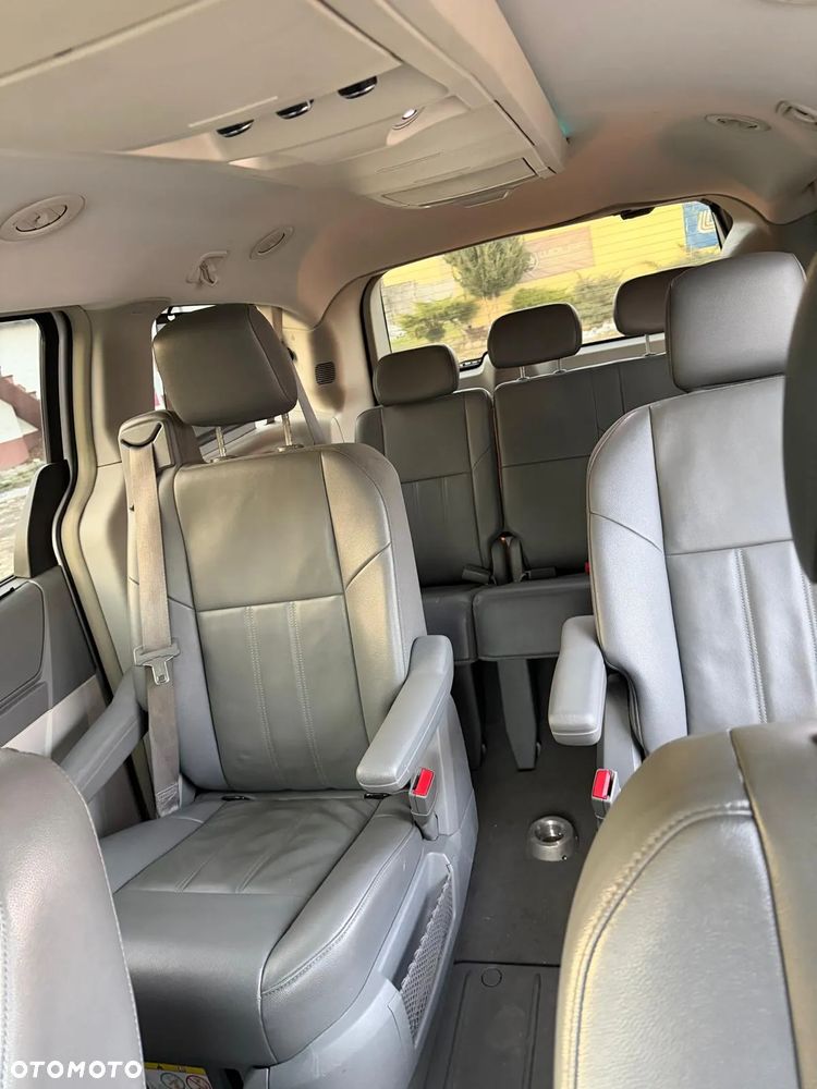 Chrysler Town & Country ver-3-3-lx - 1