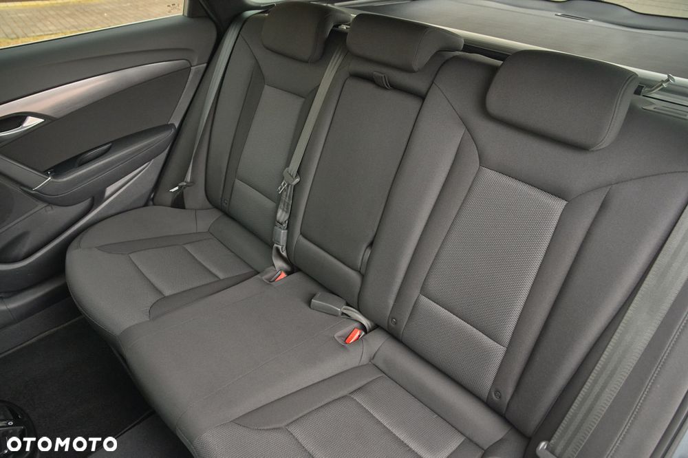 Hyundai i40 Kombi 1.7 CRDi DCT Premium - 26