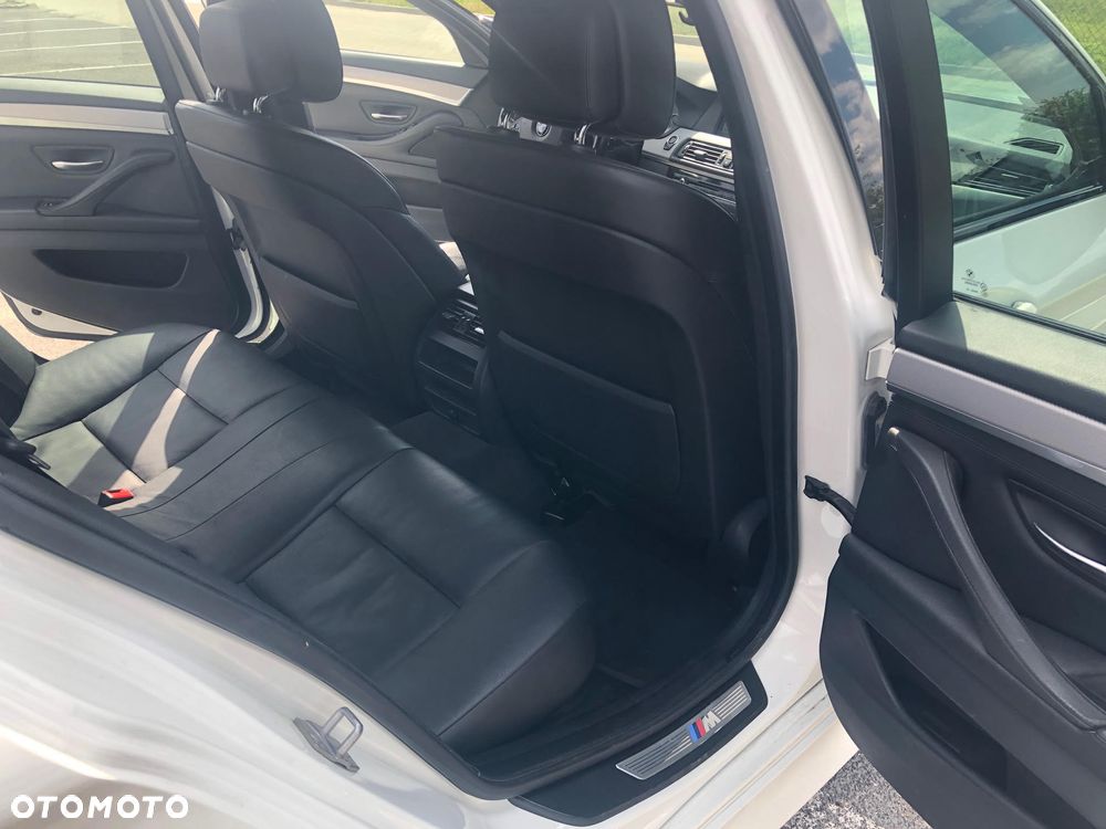 BMW Seria 5 528i xDrive - 12