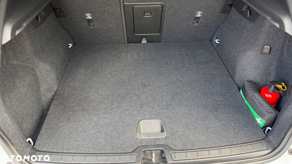 Volvo XC 40 B4 B R-Design - 19