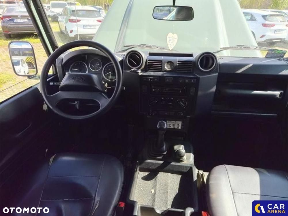 Land Rover Defender - 24