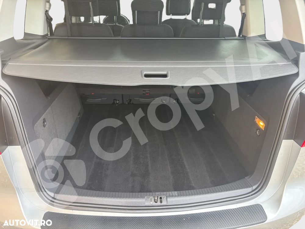 Volkswagen Touran 1.6 TDI DPF BlueMotion Technology DSG Comfortline - 14