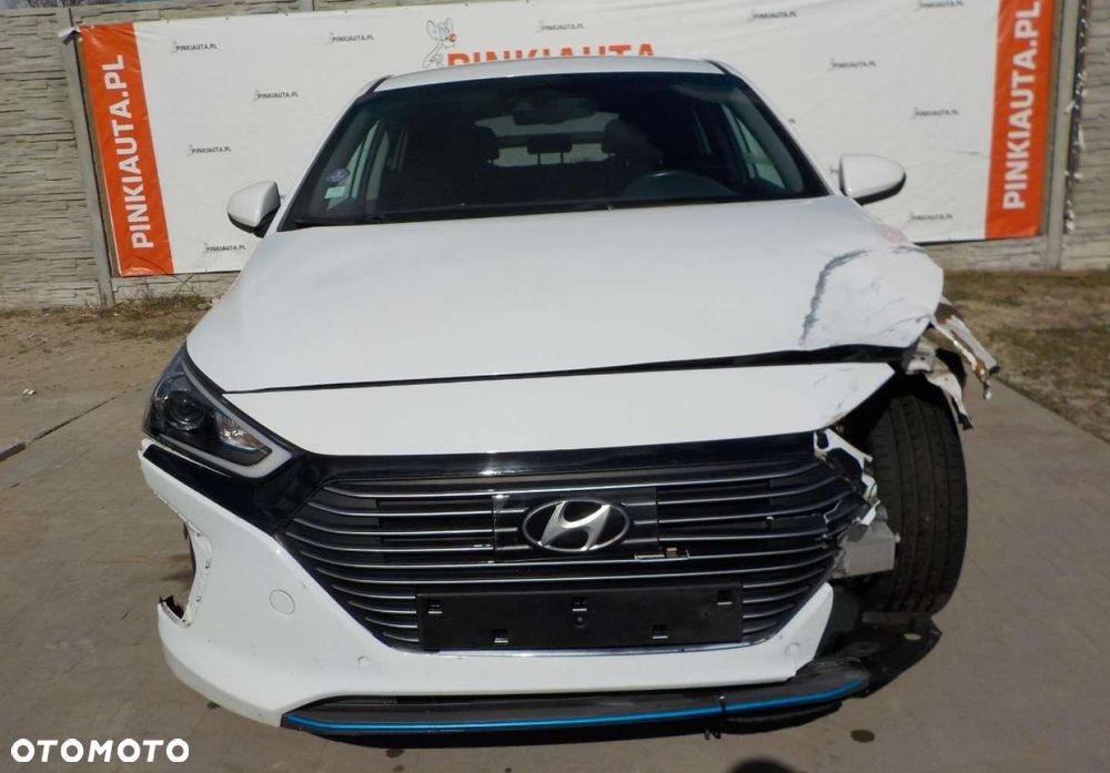 Hyundai IONIQ - 3