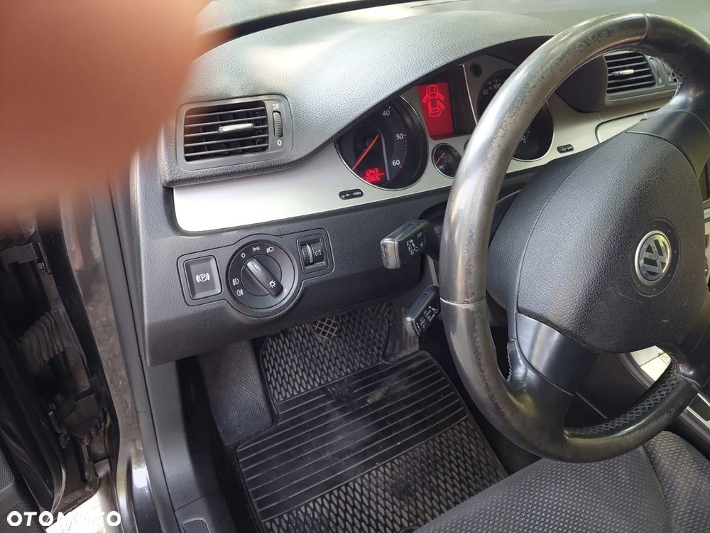 Volkswagen Passat - 24