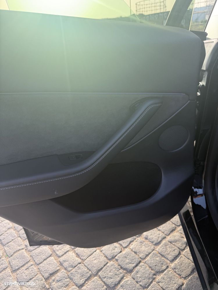 Tesla Model Y Long Range Tração Integral - 12