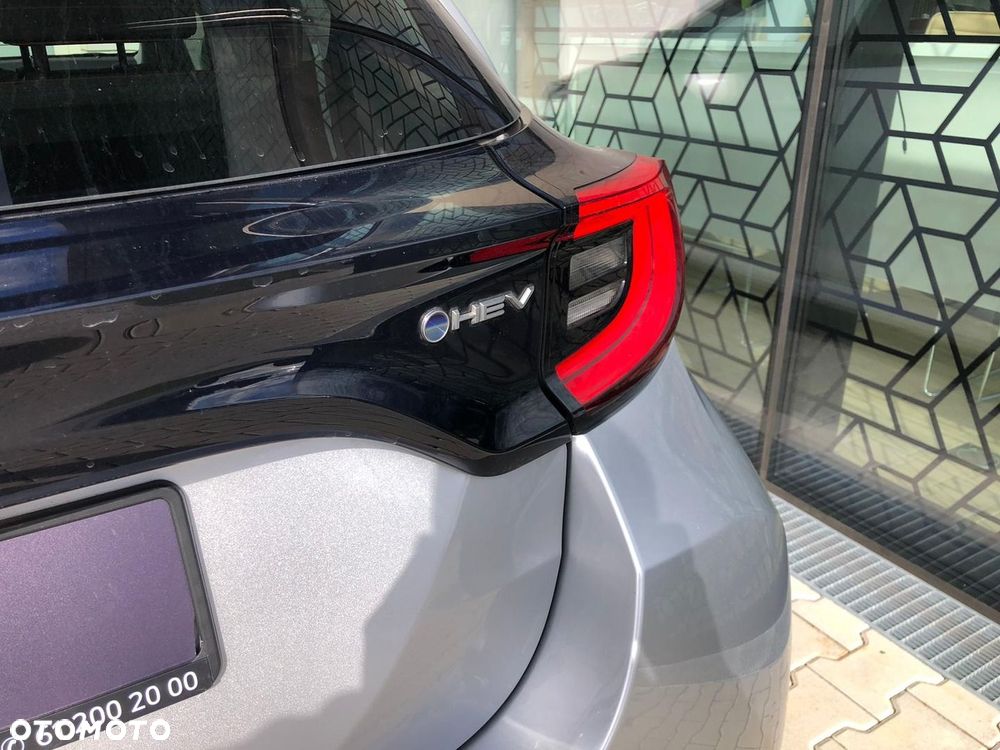 Toyota Yaris Hybrid 1.5 Style - 34