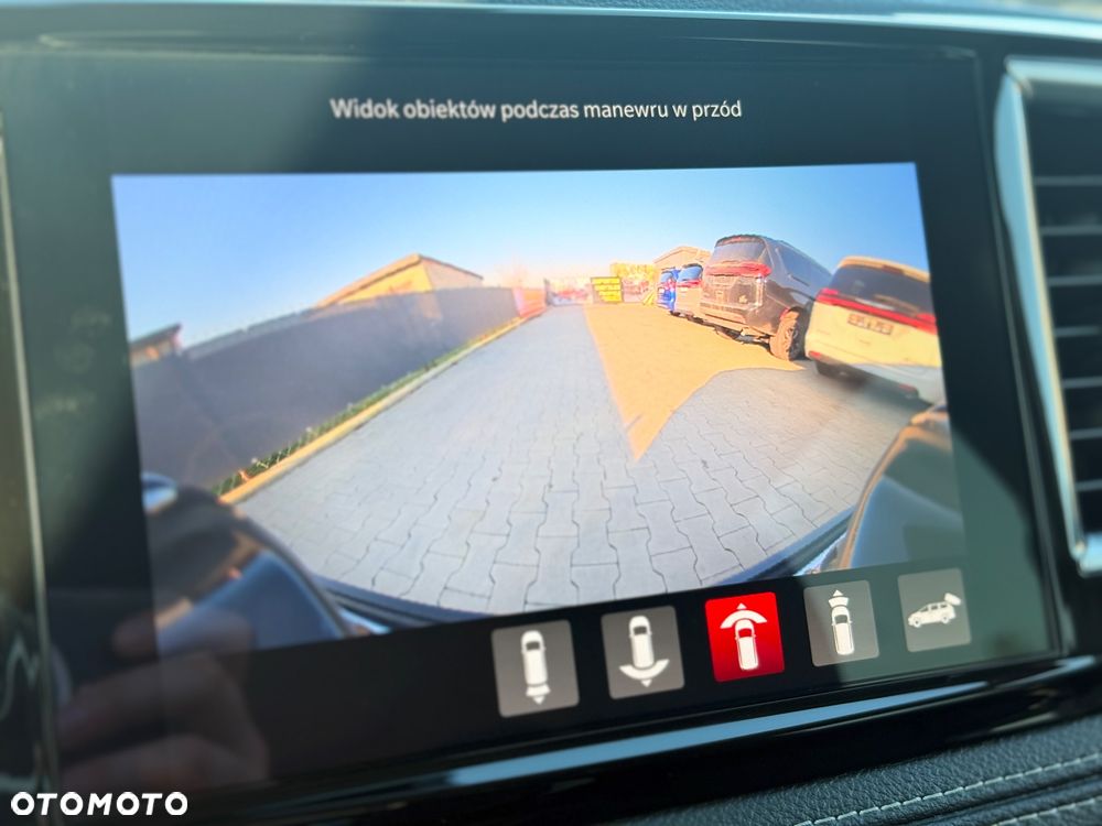 Chrysler Pacifica - 36