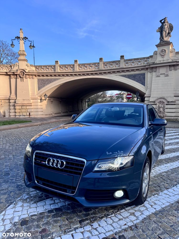 Audi A4 Limousine - 4